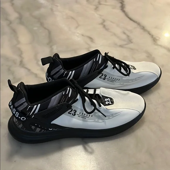 🎈Black and White Athletic Sneakers🎁Fill a Box for $20 Sale 📦 - Picture 5 of 8